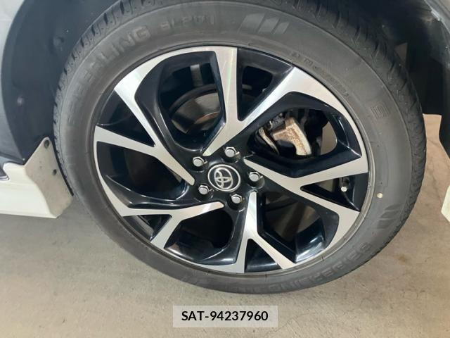 Toyota C-HR 2018-08 7499894-6