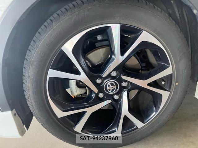 Toyota C-HR 2018-08 7499894-7