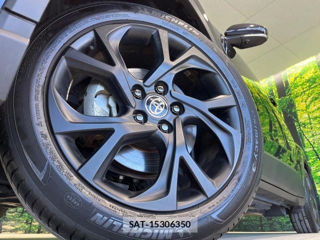 Toyota C-HR 2021-10 7499881-12