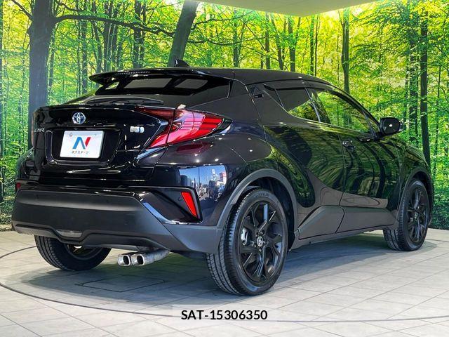 Toyota C-HR 2021-10 7499881-16