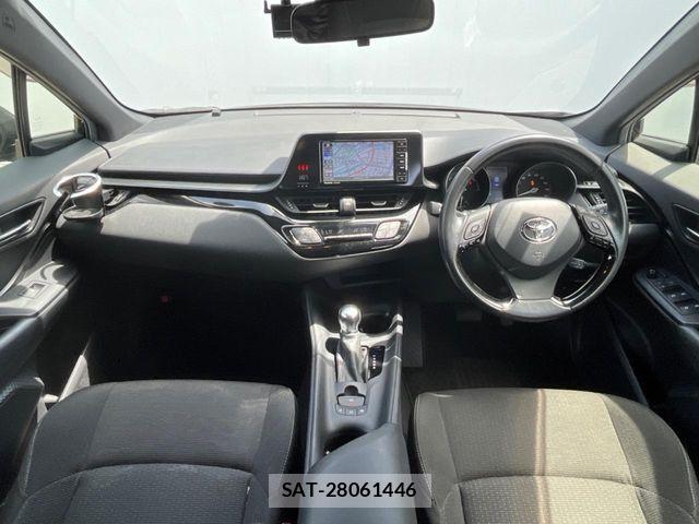 Toyota C-HR 2018-10 7508341-1