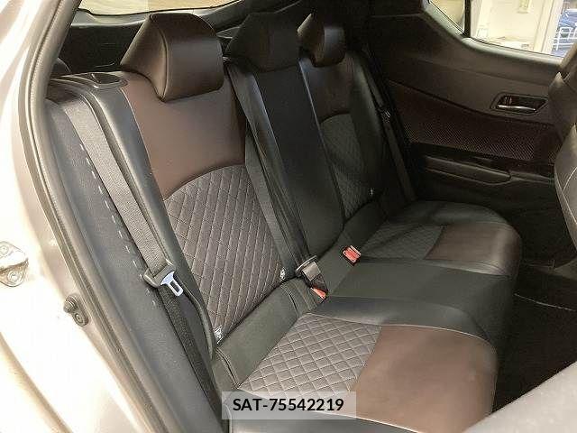 Toyota C-HR 2018-05 7499884-12
