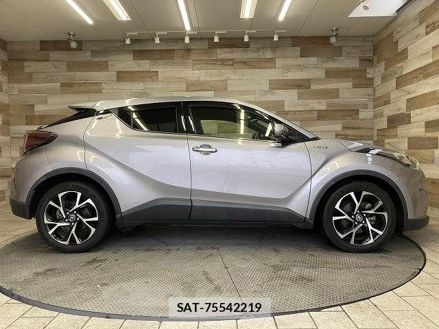 Toyota C-HR 2018-05 7499884-16