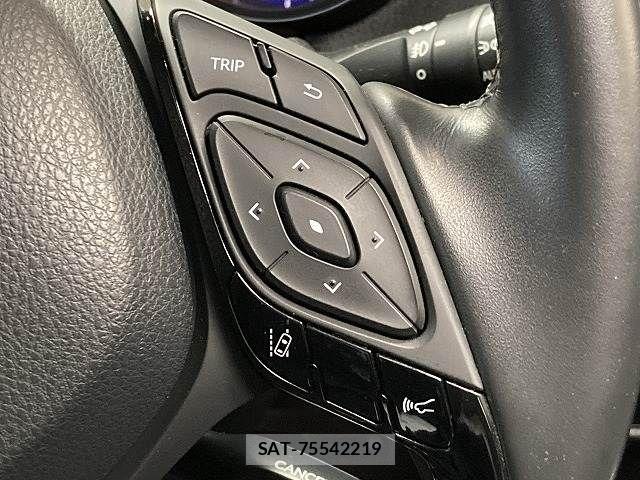 Toyota C-HR 2018-05 7499884-7