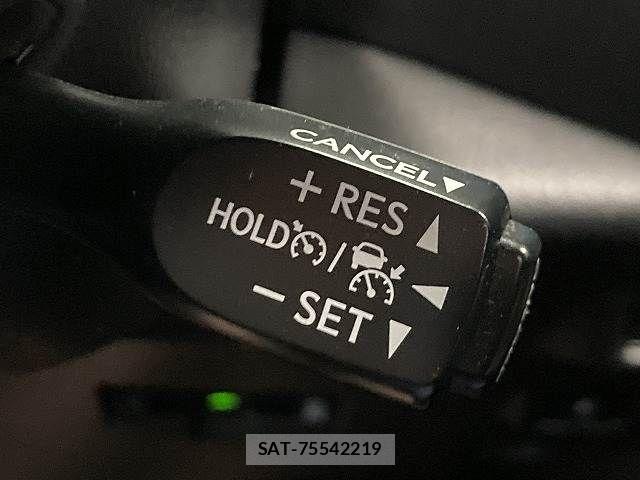 Toyota C-HR 2018-05 7499884-8