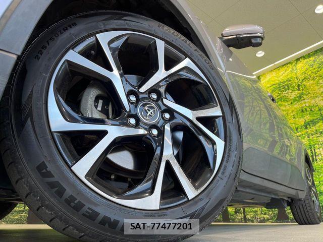Toyota C-HR 2017-05 7561939-12