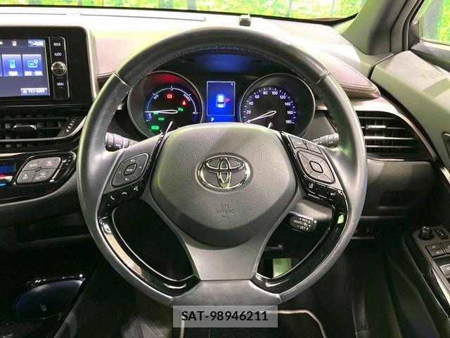 Toyota C-HR 2017-11 7561938-10