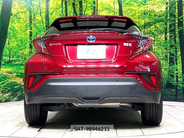 Toyota C-HR 2017-11 7561938-14