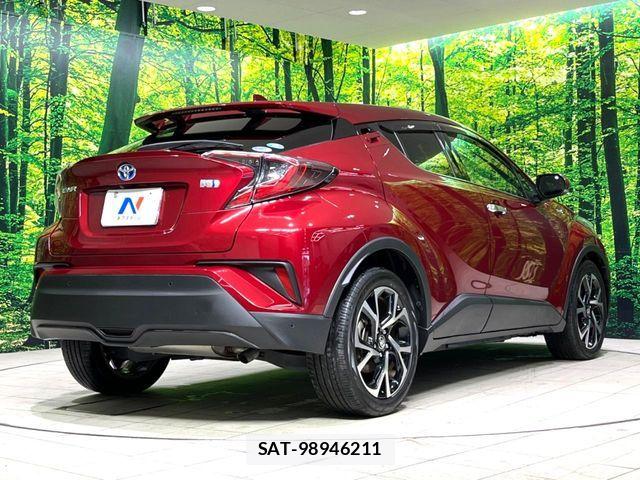 Toyota C-HR 2017-11 7561938-16