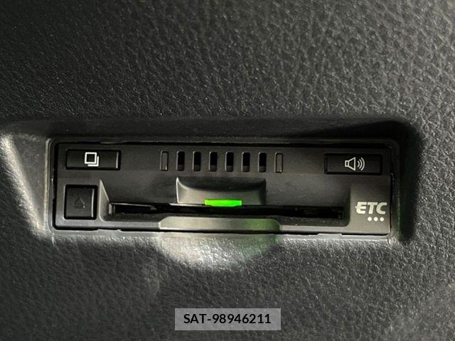 Toyota C-HR 2017-11 7561938-5