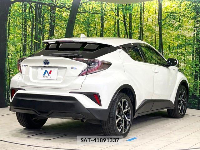 Toyota C-HR 2017-03 7615480-16