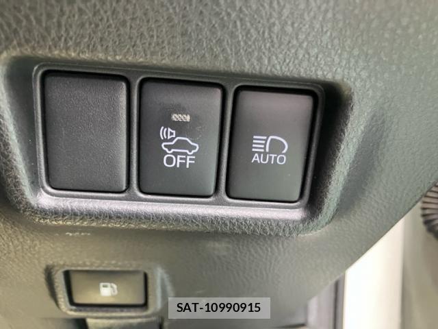 Toyota C-HR 2018-06 7615503-13