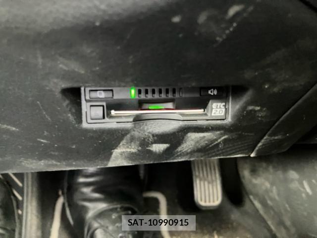 Toyota C-HR 2018-06 7615503-23