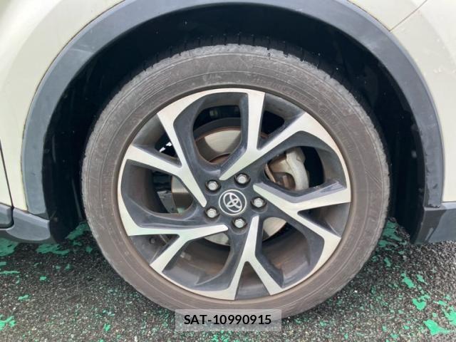 Toyota C-HR 2018-06 7615503-2