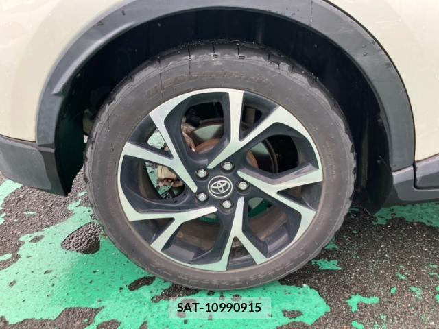 Toyota C-HR 2018-06 7615503-5