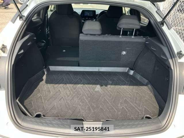 Toyota C-HR 2018-07 7615482-9