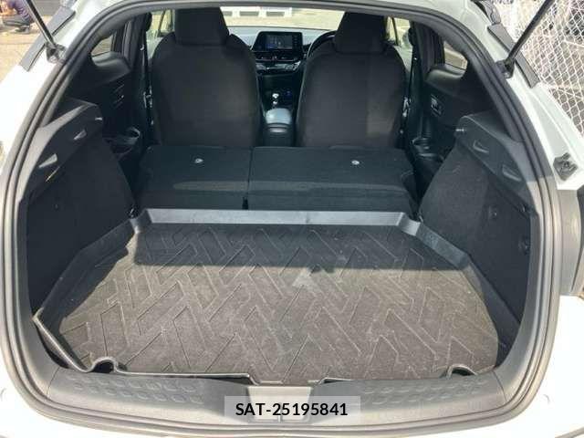 Toyota C-HR 2018-07 7615482-10