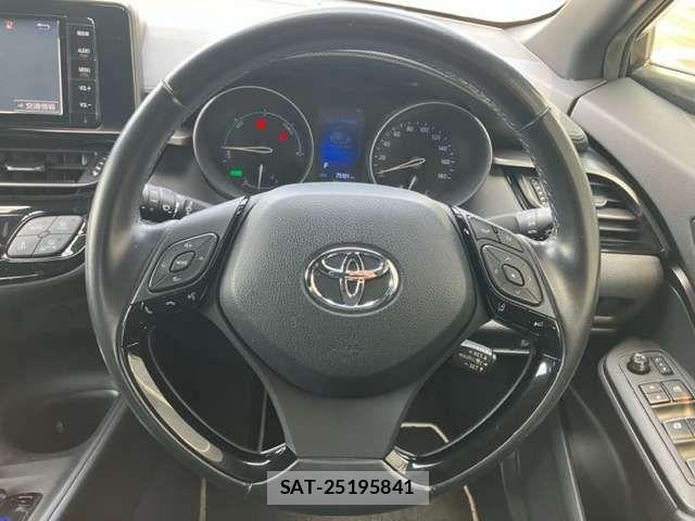 Toyota C-HR 2018-07 7615482-11