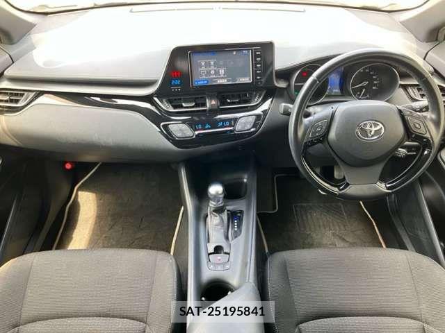 Toyota C-HR 2018-07 7615482-1