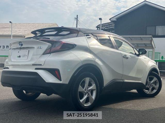 Toyota C-HR 2018-07 7615482-22