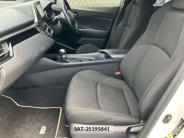 Toyota C-HR 2018-07 7615482-5