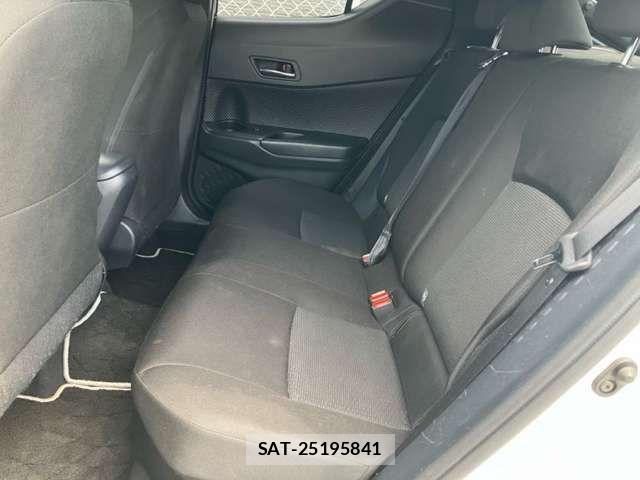 Toyota C-HR 2018-07 7615482-6