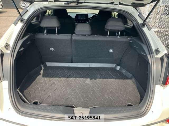 Toyota C-HR 2018-07 7615482-8