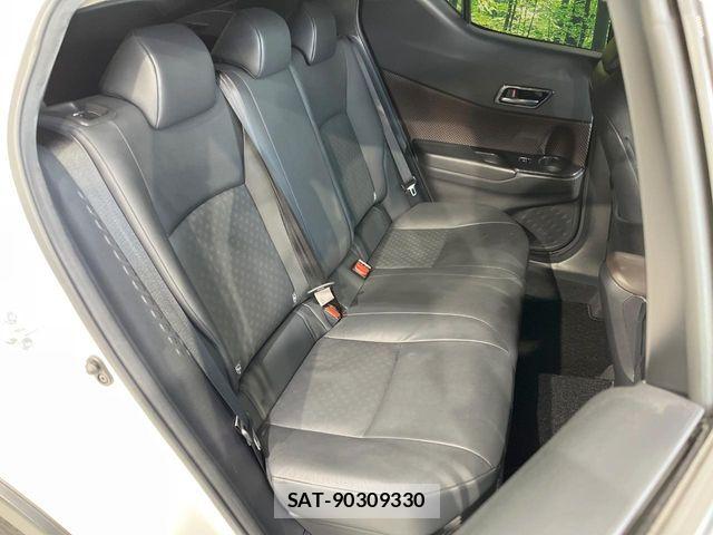 Toyota C-HR 2017-09 7615484-9