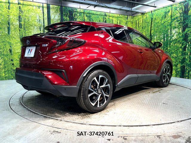 Toyota C-HR 2017-06 7615492-16
