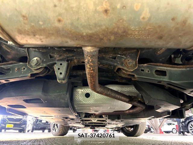 Toyota C-HR 2017-06 7615492-18