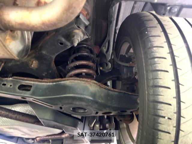 Toyota C-HR 2017-06 7615492-19