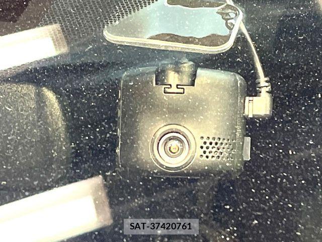 Toyota C-HR 2017-06 7615492-5