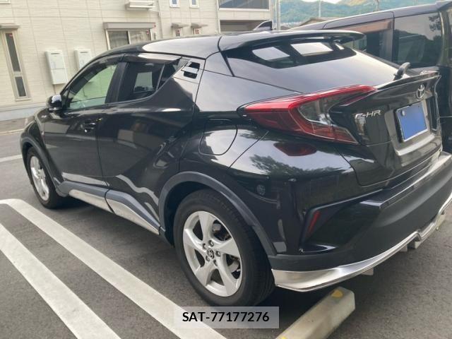 Toyota C-HR 2018-07 7615490-3
