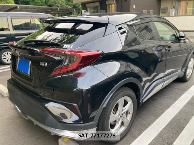 Toyota C-HR 2018-07 7615490-4