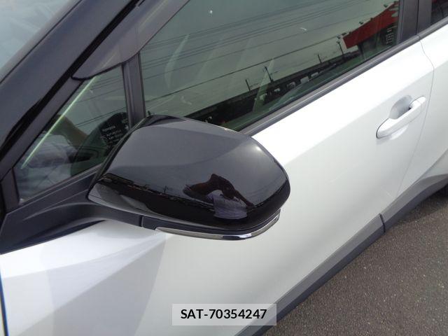 Toyota C-HR 2021-09 7615463-12
