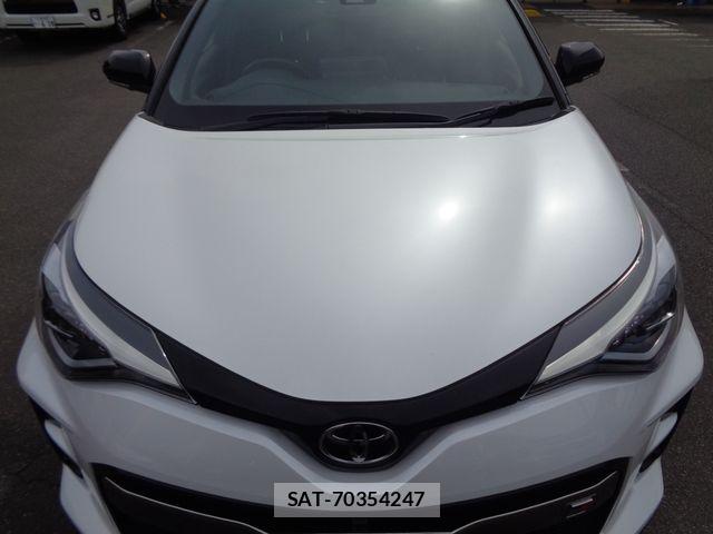 Toyota C-HR 2021-09 7615463-13