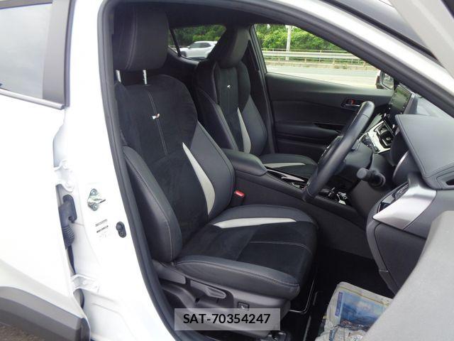 Toyota C-HR 2021-09 7615463-15