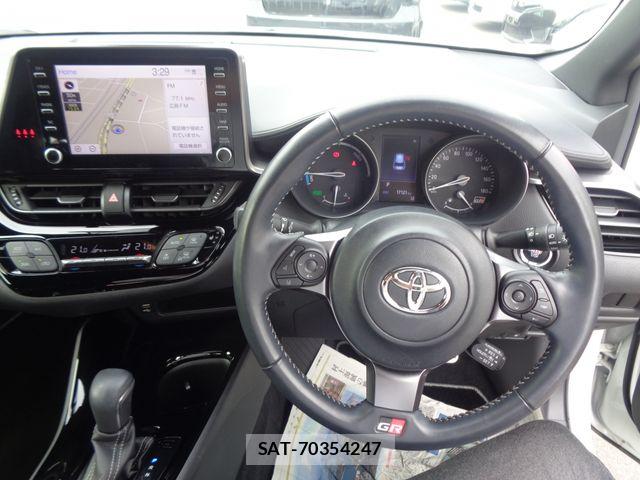 Toyota C-HR 2021-09 7615463-17