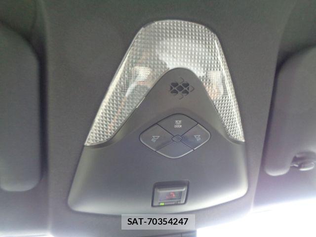 Toyota C-HR 2021-09 7615463-25
