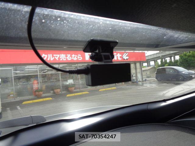 Toyota C-HR 2021-09 7615463-27