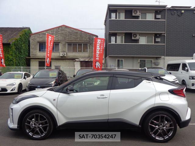 Toyota C-HR 2021-09 7615463-5