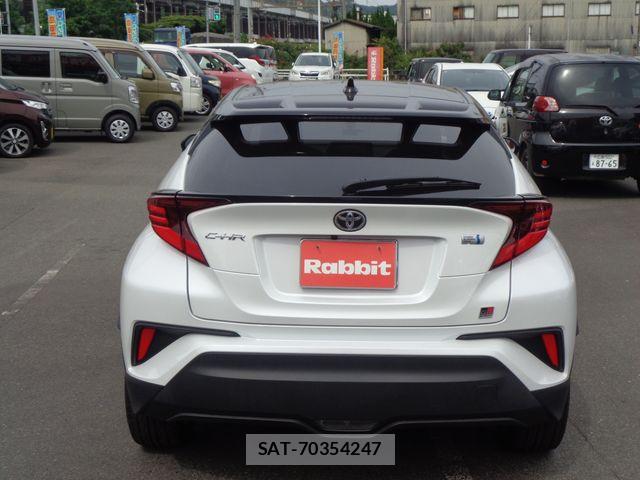 Toyota C-HR 2021-09 7615463-6