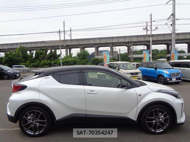 Toyota C-HR 2021-09 7615463-8