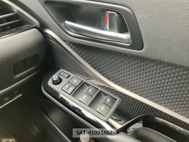 Toyota C-HR 2019-09 7615485-16
