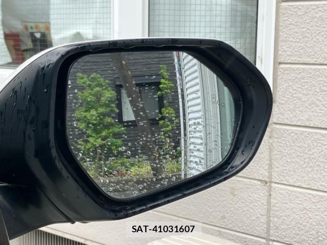 Toyota C-HR 2019-09 7615485-17