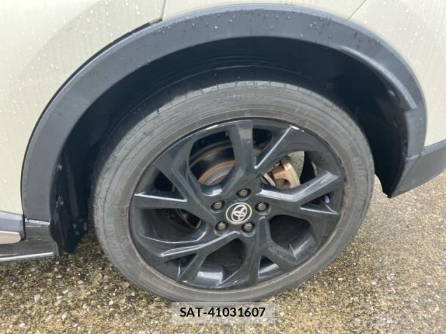 Toyota C-HR 2019-09 7615485-19
