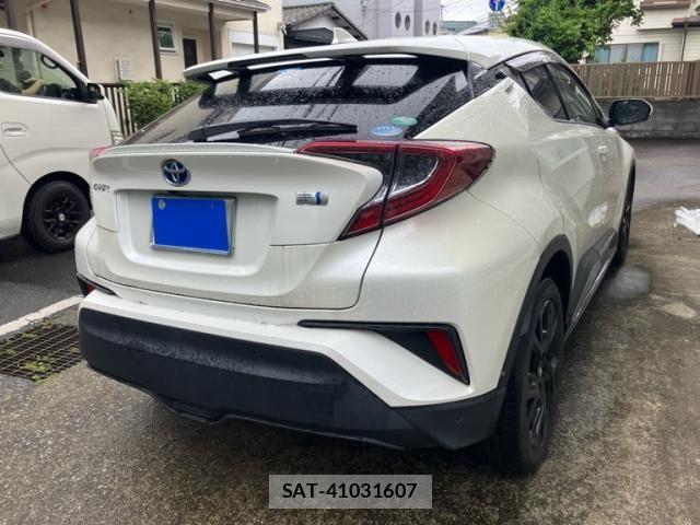 Toyota C-HR 2019-09 7615485-3
