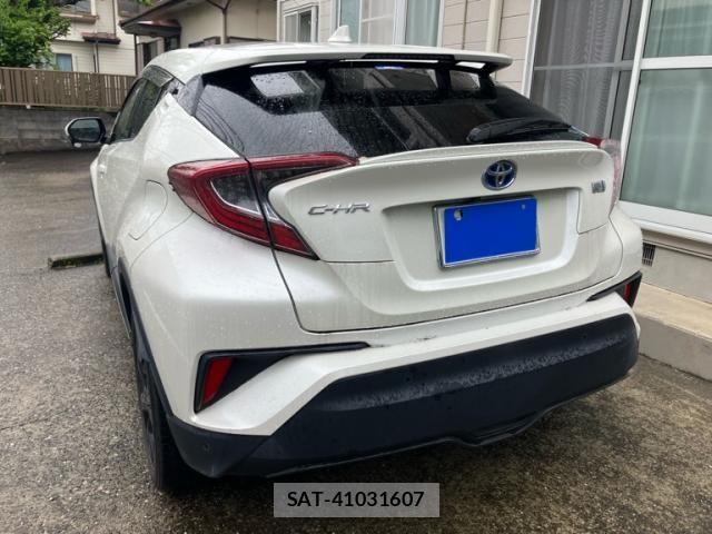 Toyota C-HR 2019-09 7615485-4