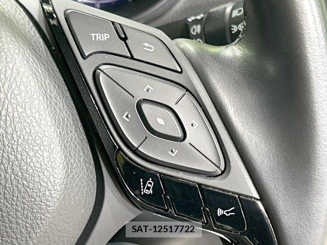 Toyota C-HR 2018-06 7615479-4