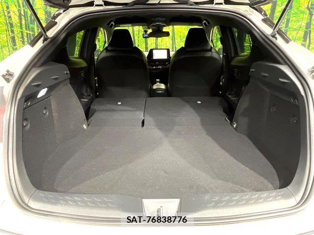 Toyota C-HR 2021-08 7615458-9